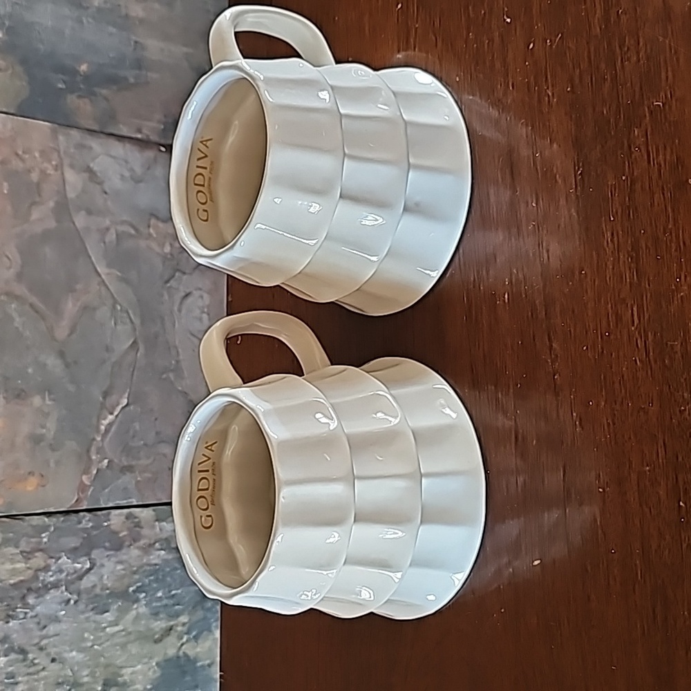 Set of 2 Godiva mugs EUC
